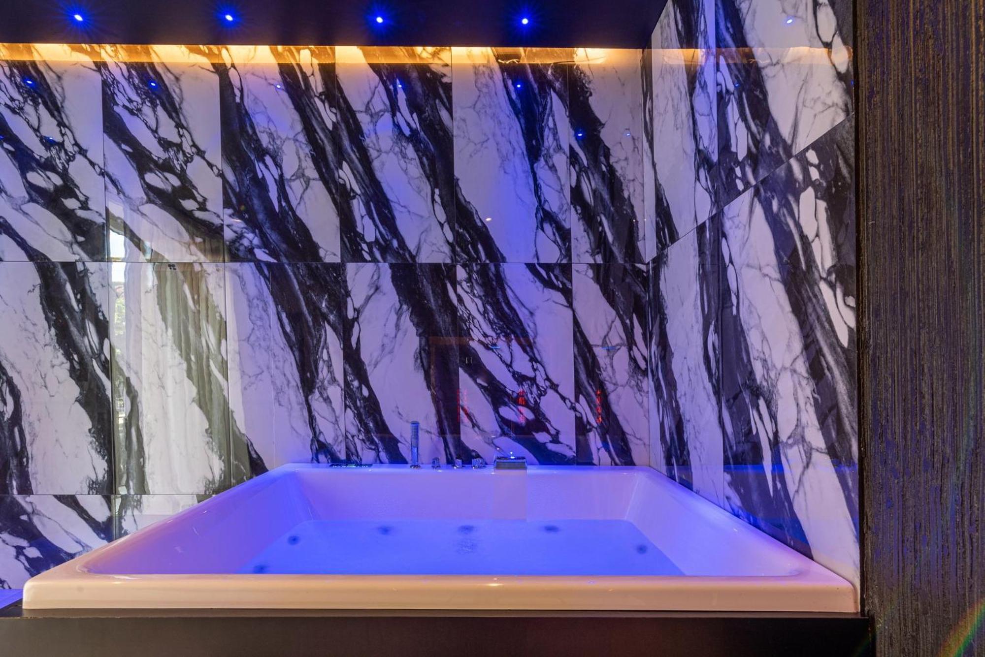 Amari120suite&spa Couette-café *